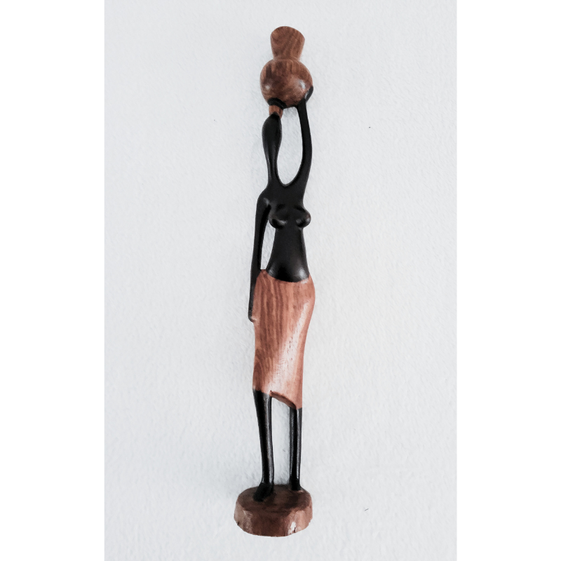 21 Sculpture en Bois 38 cm - « Porteuse d’Eau »