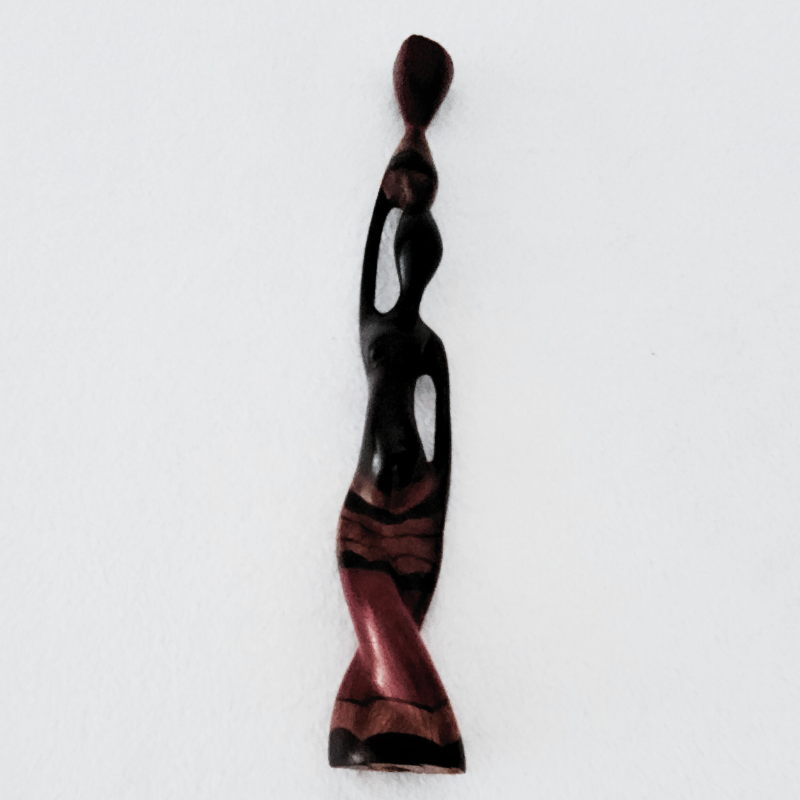 24 Sculpture en Bois Marbré Brun-Rouge 27 à 35 cm - « Porteuse d’Eau »