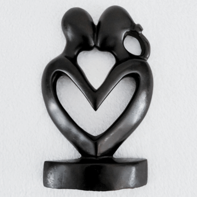 Sculpture en Bois  « Love » – Couple Cœur en Bois Bicolore 20 cm