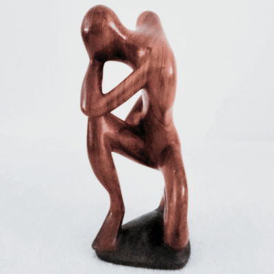 81 Sculpture en Bois - « Le Penseur » – Silhouette Contemplative en Bois 28 cm (orientation gauche)