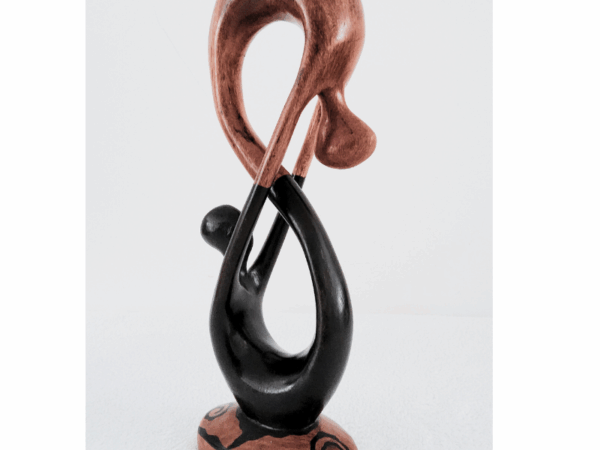 Couple entrelacé 28 Sculpture en Bois « Couple Entrelacé » – Bois Bicolore 28 cm