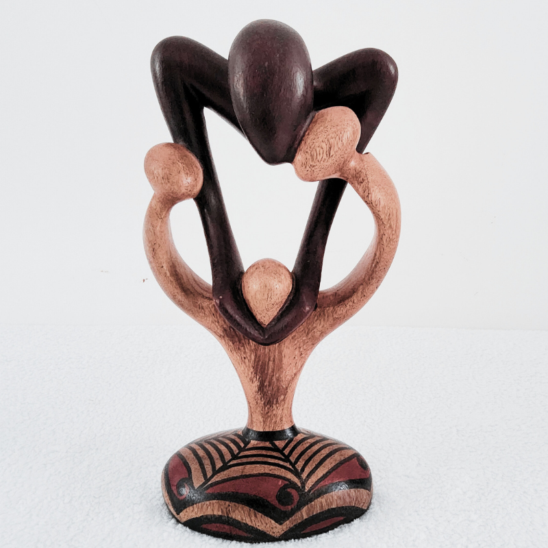 Sculpture en Bois « Family 27 » – Tendresse Parentale en Bois Bicolore 27 cm