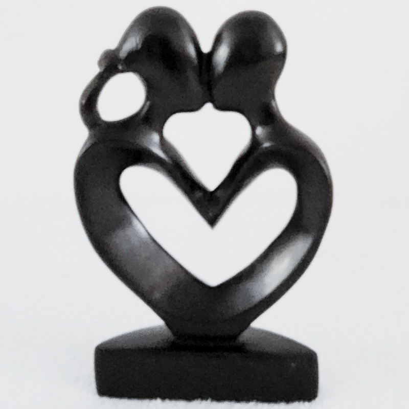 Sculpture en Bois « Love Ébène » – Couple Cœur Noir 21 cm