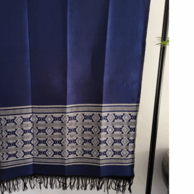 Écharpe Mandjak en Pagne Tissé – L’élégance artisanale du Sénégal