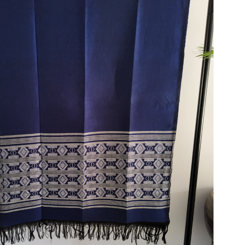 Écharpe Mandjak en Pagne Tissé – L’élégance artisanale du Sénégal