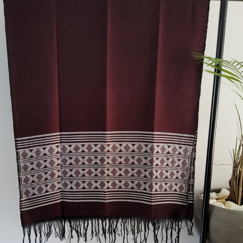 Écharpe Mandjak en Pagne Tissé – L’élégance artisanale du Sénégal