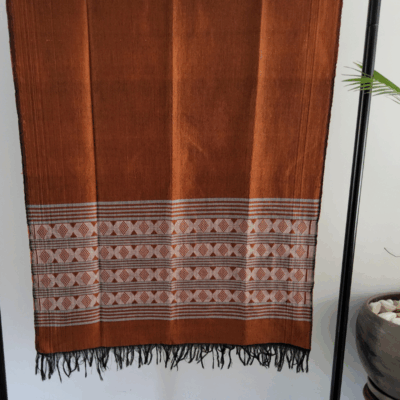 Écharpe Mandjak en Pagne Tissé – L’élégance artisanale du Sénégal