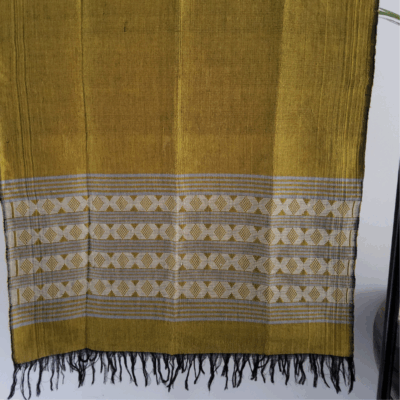 Écharpe Mandjak en Pagne Tissé – L’élégance artisanale du Sénégal