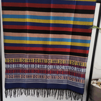 Écharpe Mandjak en Pagne Tissé – L’élégance artisanale du Sénégal