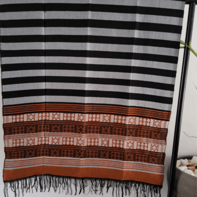 Écharpe Mandjak en Pagne Tissé – L’élégance artisanale du Sénégal