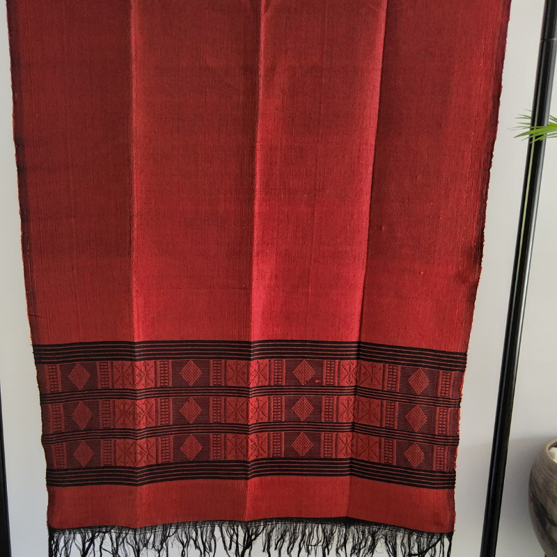 Écharpe Mandjak en Pagne Tissé – L’élégance artisanale du Sénégal